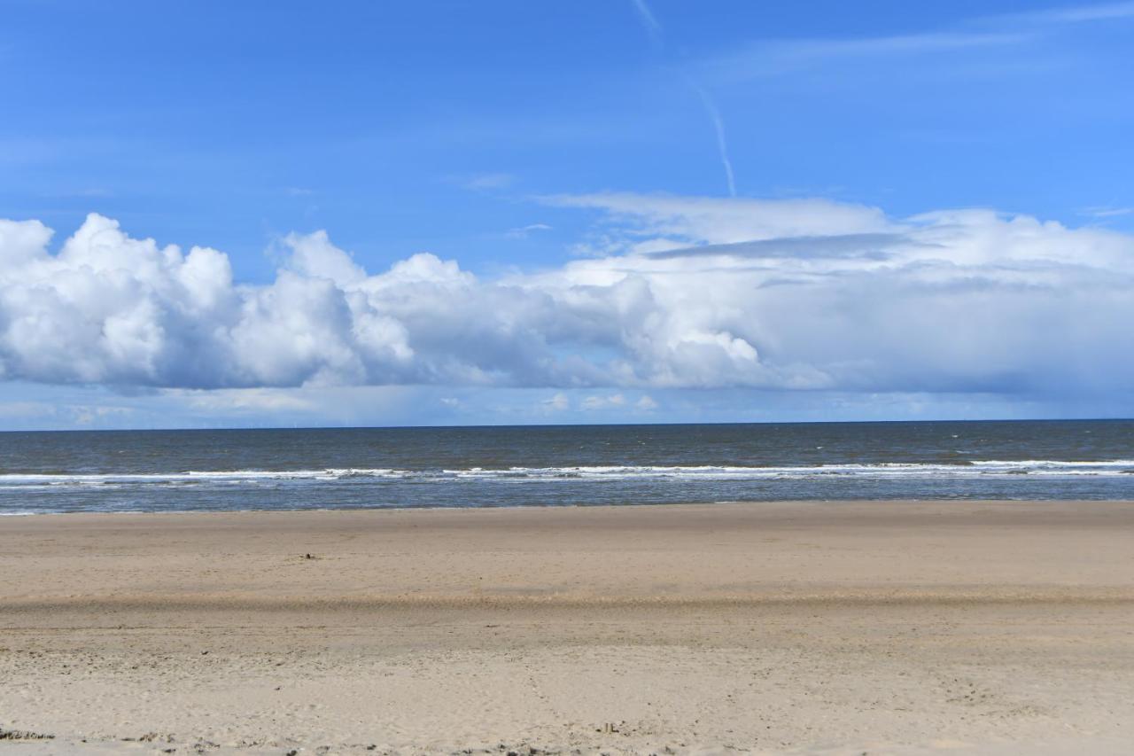 Appartement Met Frontaal Zeezicht In Bloemendaal Bagian luar foto